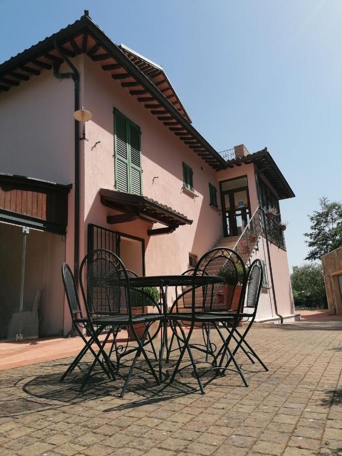 Relax Cottage Valtopina Екстериор снимка