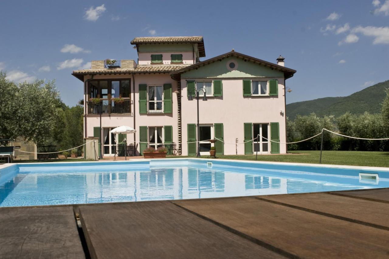 Relax Cottage Valtopina Екстериор снимка